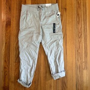 Gap cargo pants size 8 women